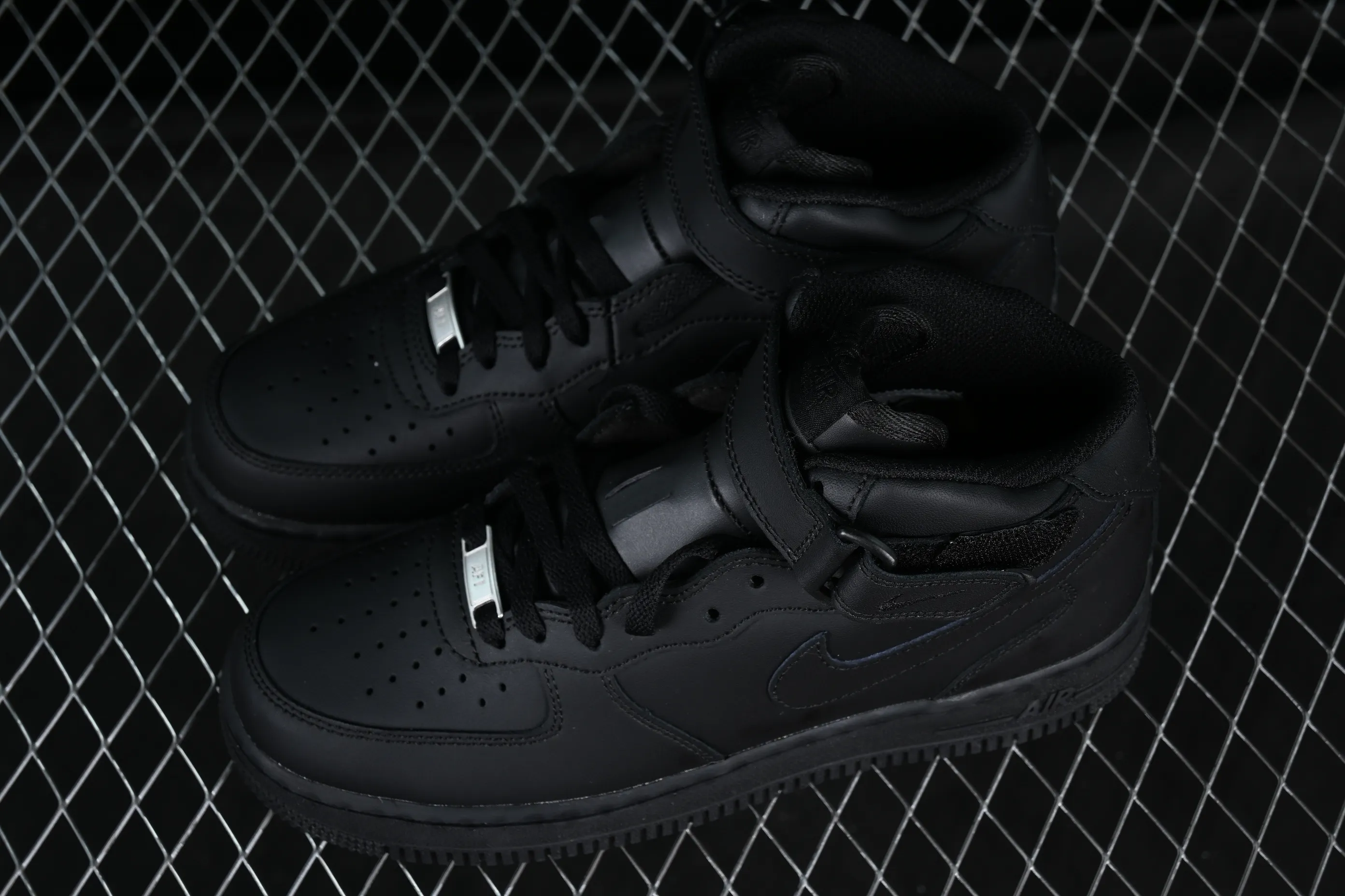 All categories Nk Air Force 1 Air Force series Nk Air Force 1 Mid Air Force mid-top Nk Air Force 1'07 Mid Air Force all-black mid-top casual sneakers 315123-001
